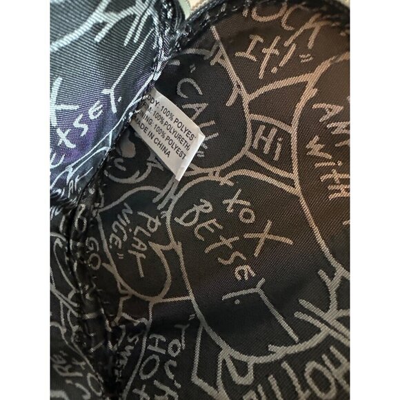 NWT Betsey Johnson Black Heart Wristlet With Sequins & Bow - Picture 5 of 5